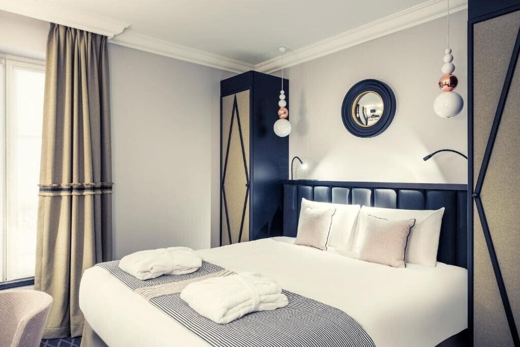 Территория Mercure Paris Arc de Triomphe Wagram Hotel 4*