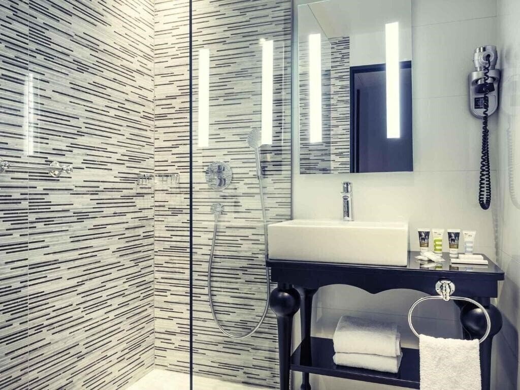 Апартаменты Mercure Paris Arc de Triomphe Wagram Hotel 4*