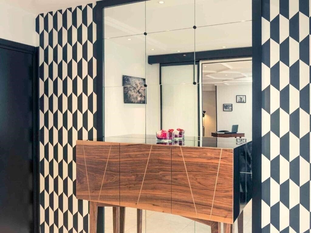 Панорама Mercure Paris Arc de Triomphe Wagram Hotel 4*