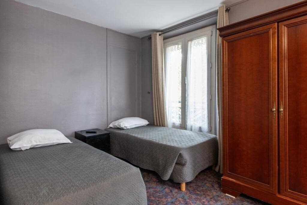 Вид Grand Hotel de Paris 3*