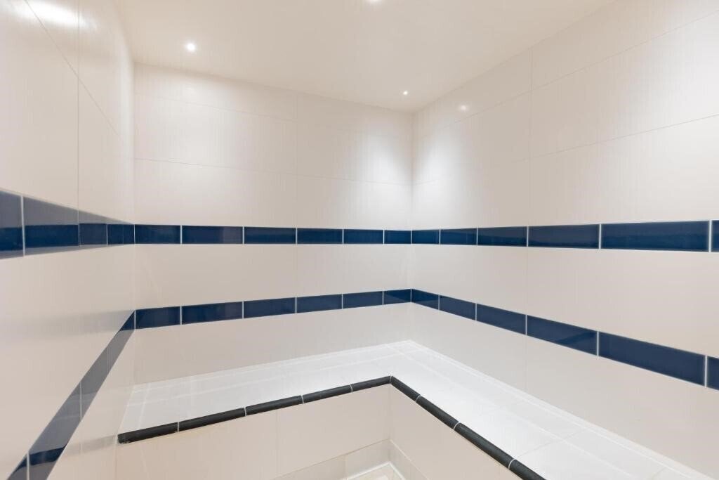 Вид Disney`s Hotel New York 4*