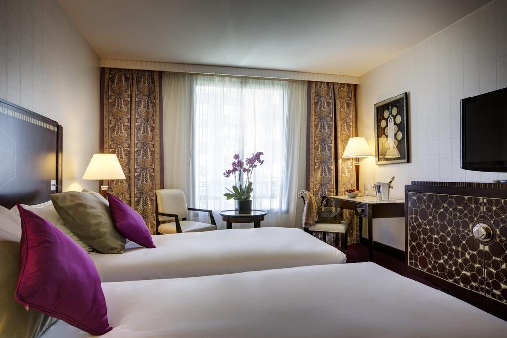 Территория Hotel Du Collectionneur Arc De Triomphe 5*