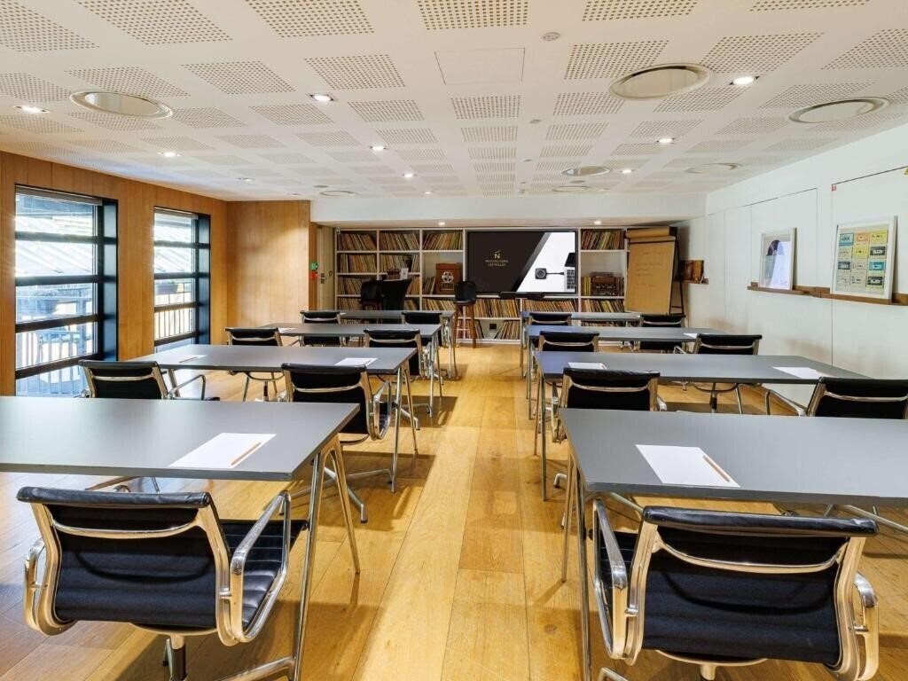 Вид Novotel Paris Les Halles 4*