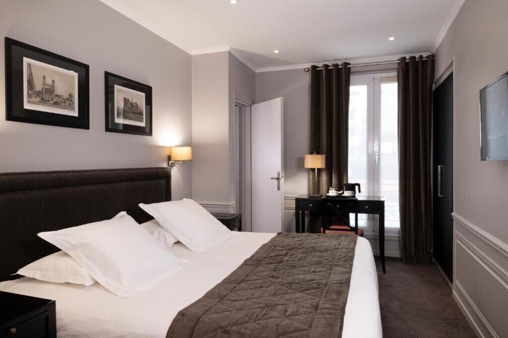 Отель Pavillon Courcelles Parc Monceau 3*