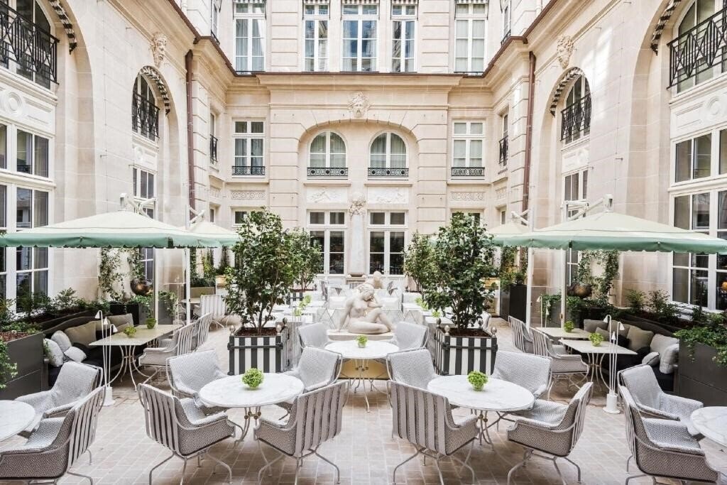 Отель De Crillon 4*