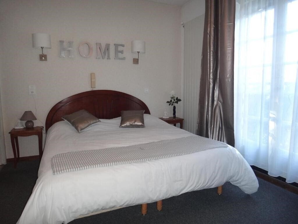 Панорама Le Petit Manoir 3*