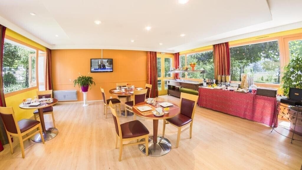 Територія Avantici Hotel Gap 3*