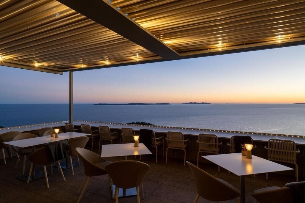 Территория Hotel La Villa Douce 4*