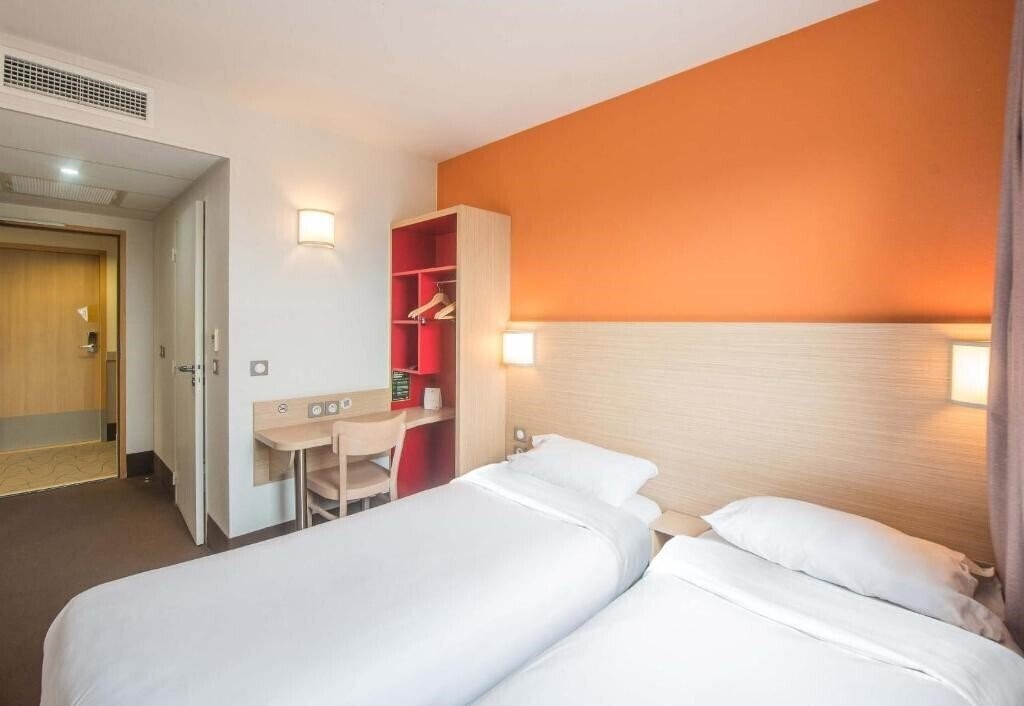 Панорама B&B Hotel Gap 2*