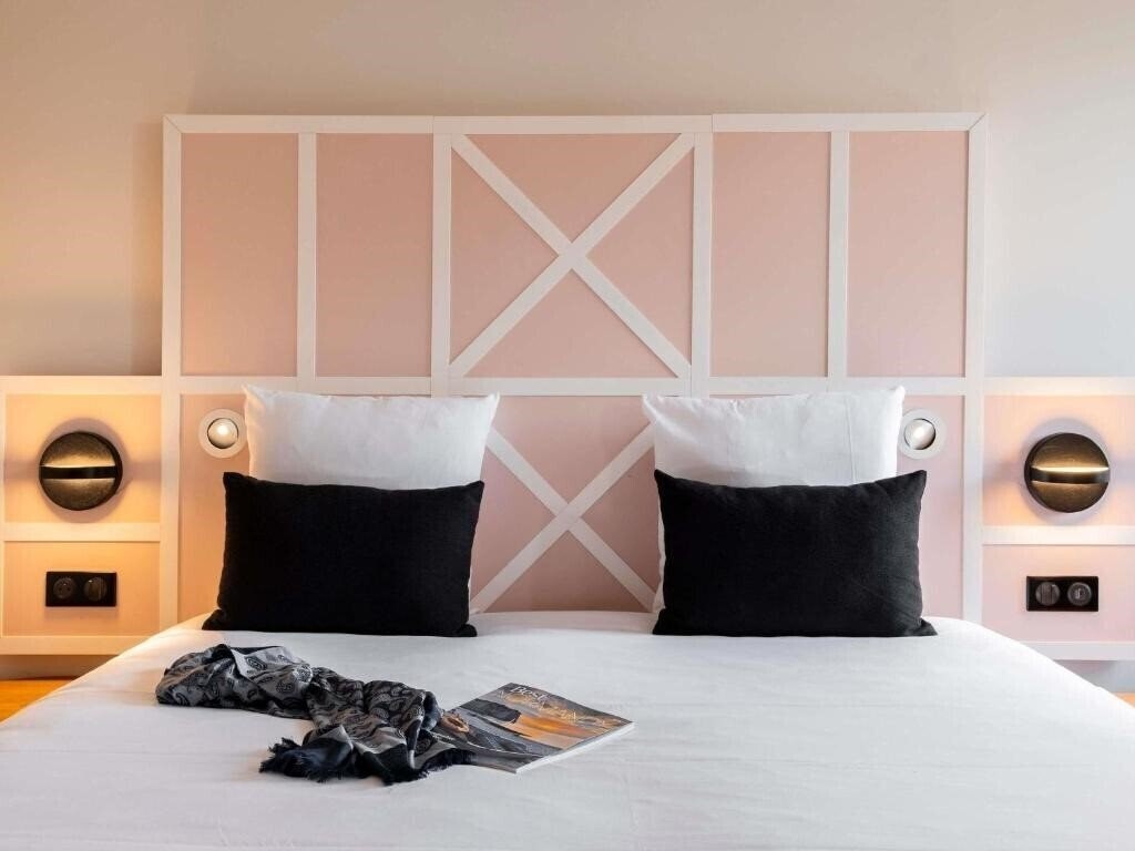 Отель Mercure Rouen Centre Champ-De-Mars 4*