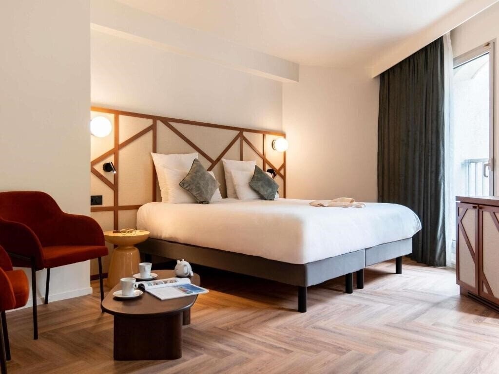 Территория Mercure Rouen Centre Champ-De-Mars 4*