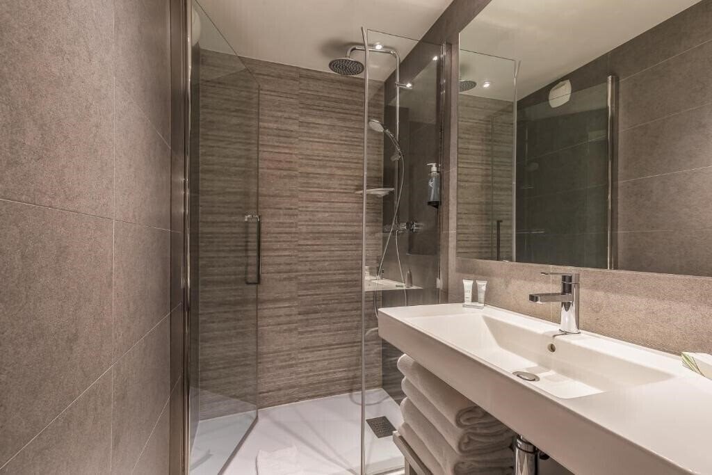 Апартаменты Chalet Hotel le Prieure & SPA (ex. Le Prieure) 4*