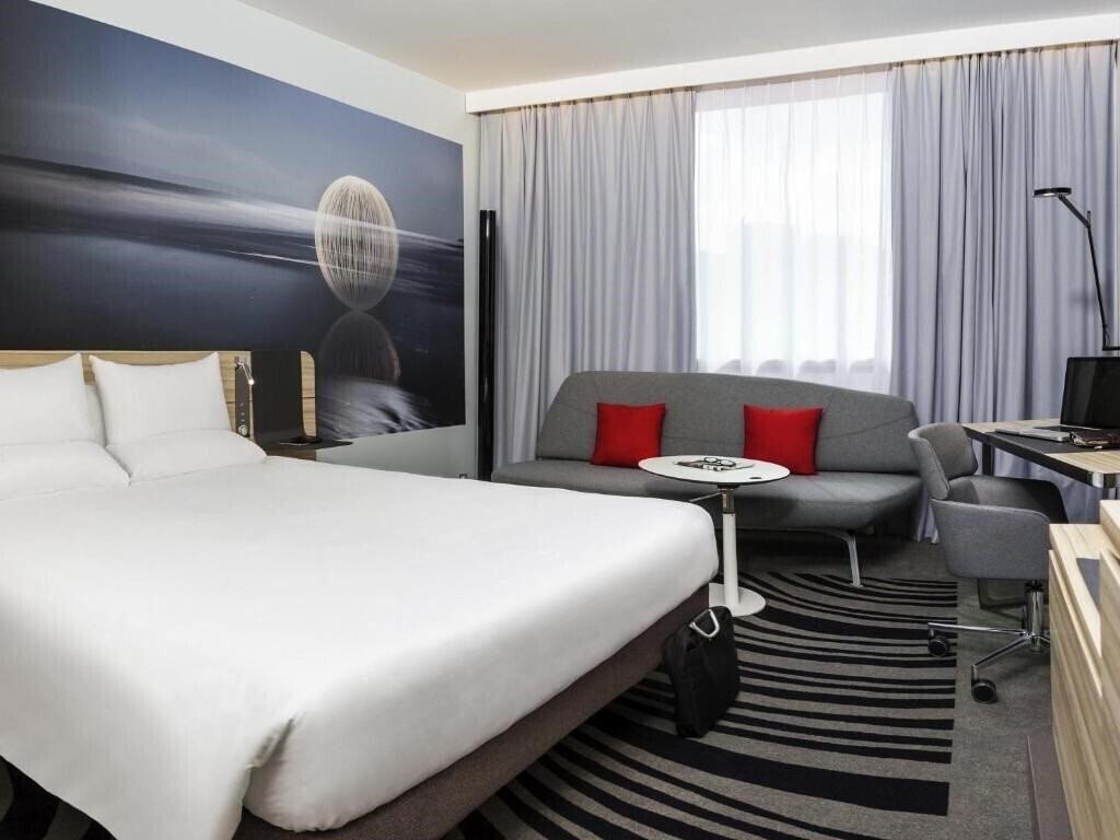 Територія Novotel Strasbourg Centre Halles 3*