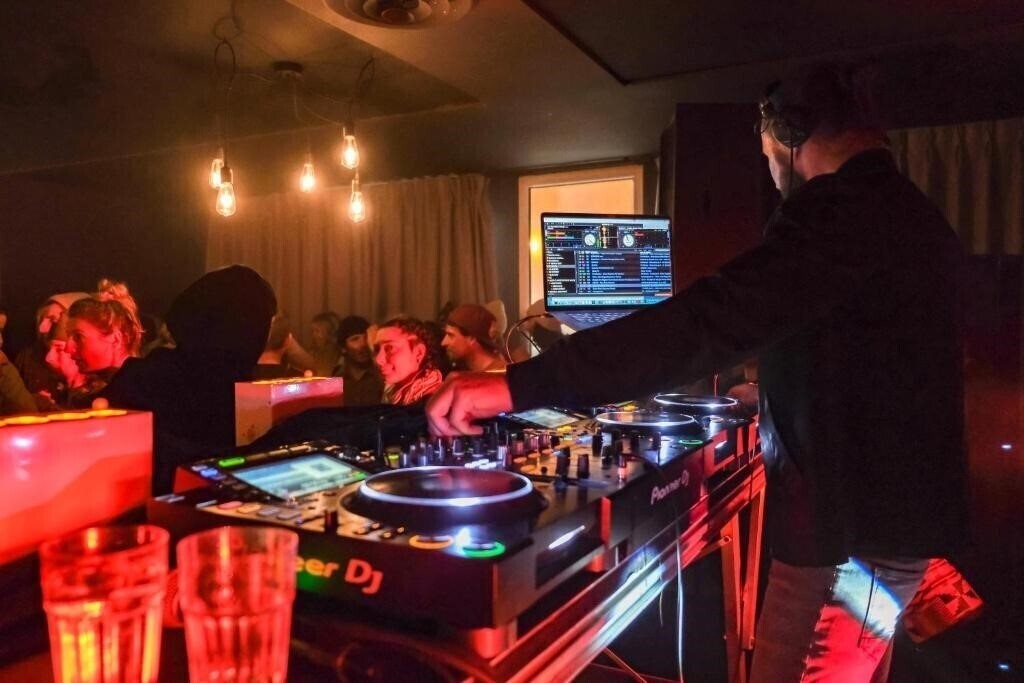 Картинка Fahrenheit Seven 4*