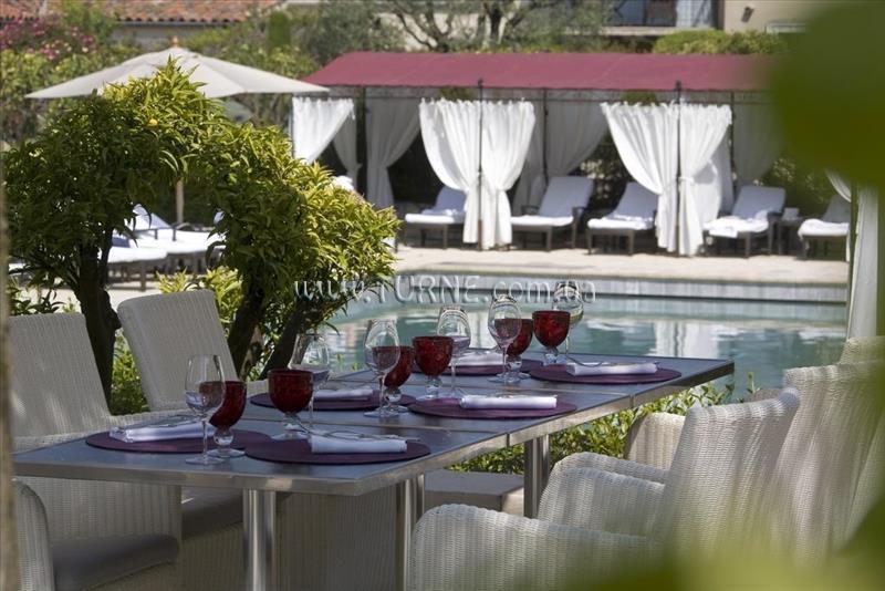 Территория Hotel Le Mas De Pierre 5*