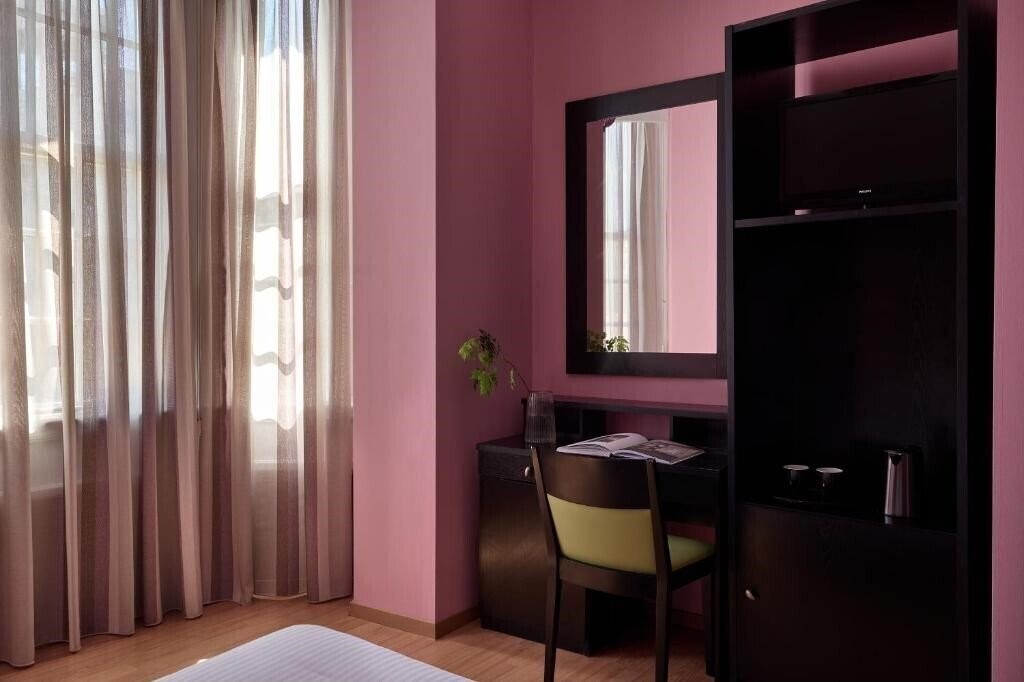 Панорама Delphi Art Hotel 3*