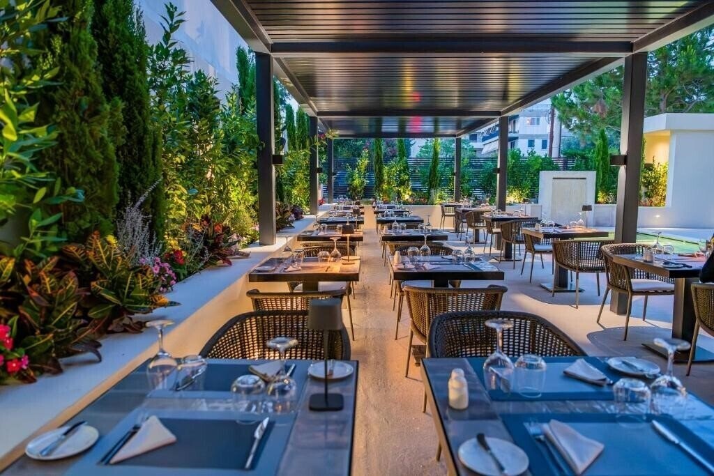 Вид Divani Apollon Suites 5*