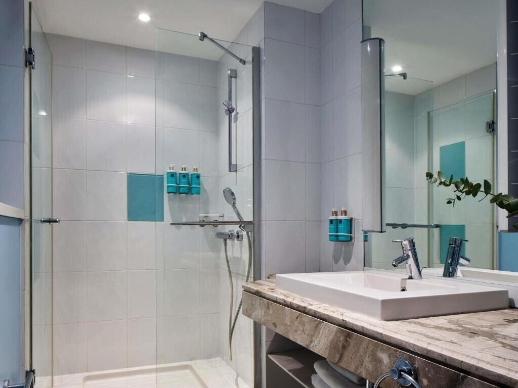 Панорама Novotel Athenes 4*