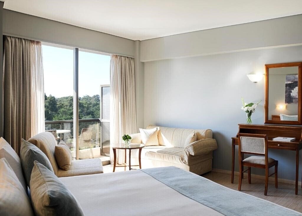 Панорама Golden Sun Hotel Athens 4*