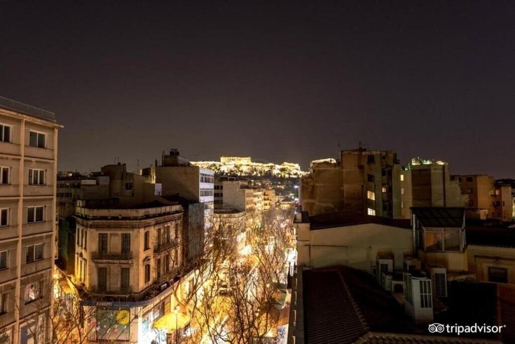 Отель Cecil Hotel 2*