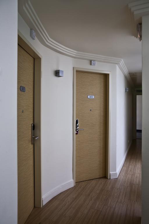 Апартаменти Chic Hotel 3*