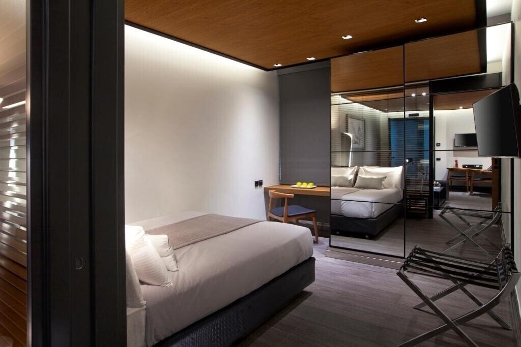 Территория Met34 Athens Hotel 4*