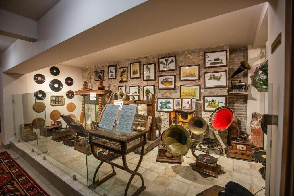 Територія Sweet Home Athens 2*