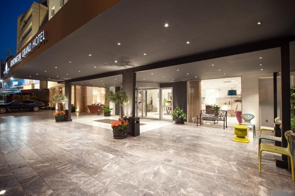 Апартаменты Athenaeum Grand Hotel 3*