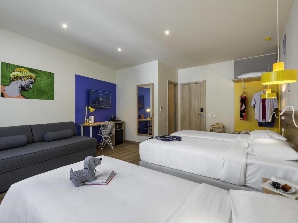 Територія Ibis Styles Athens Routes 4*