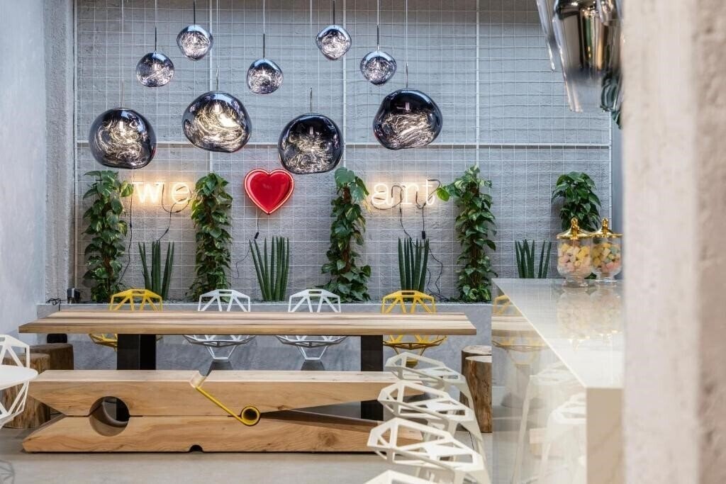 Изображение 14 Reasons Why 3*