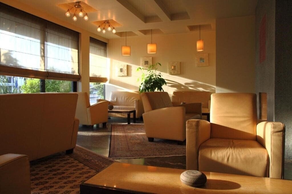 Территория Pines Hotel 2*