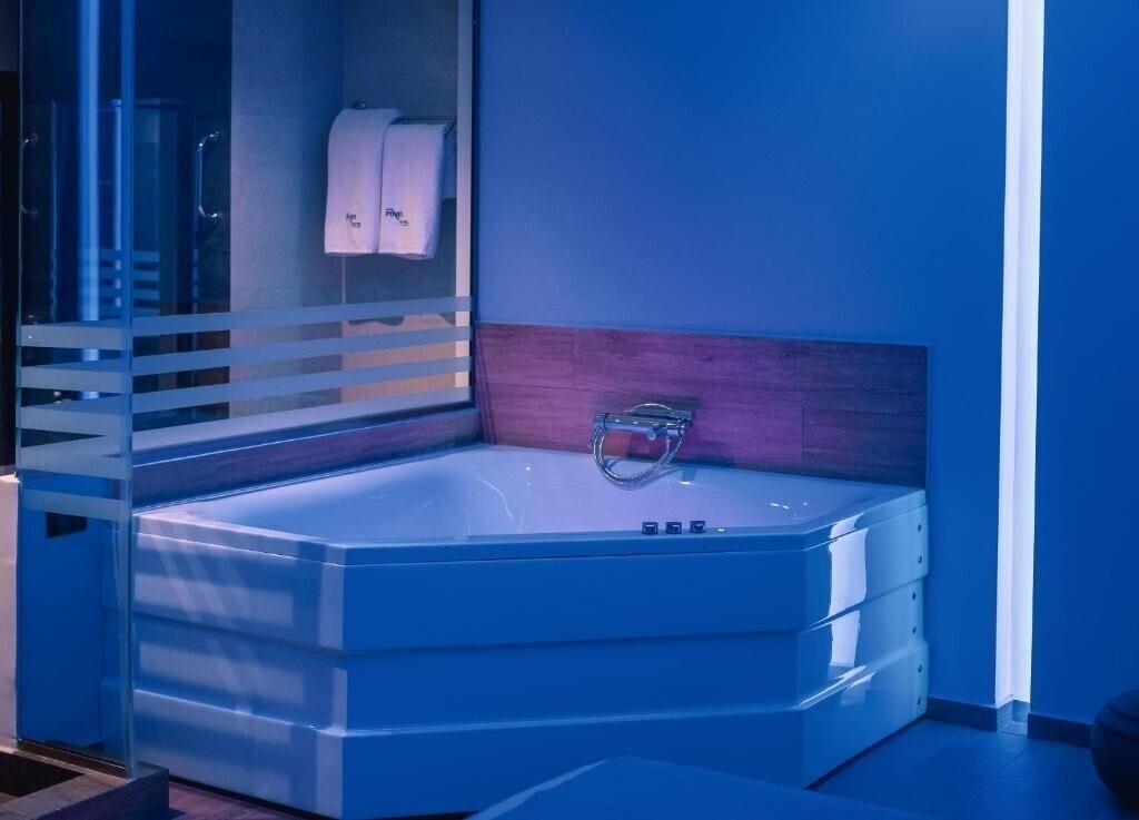 Апартаменты Pines Hotel 2*