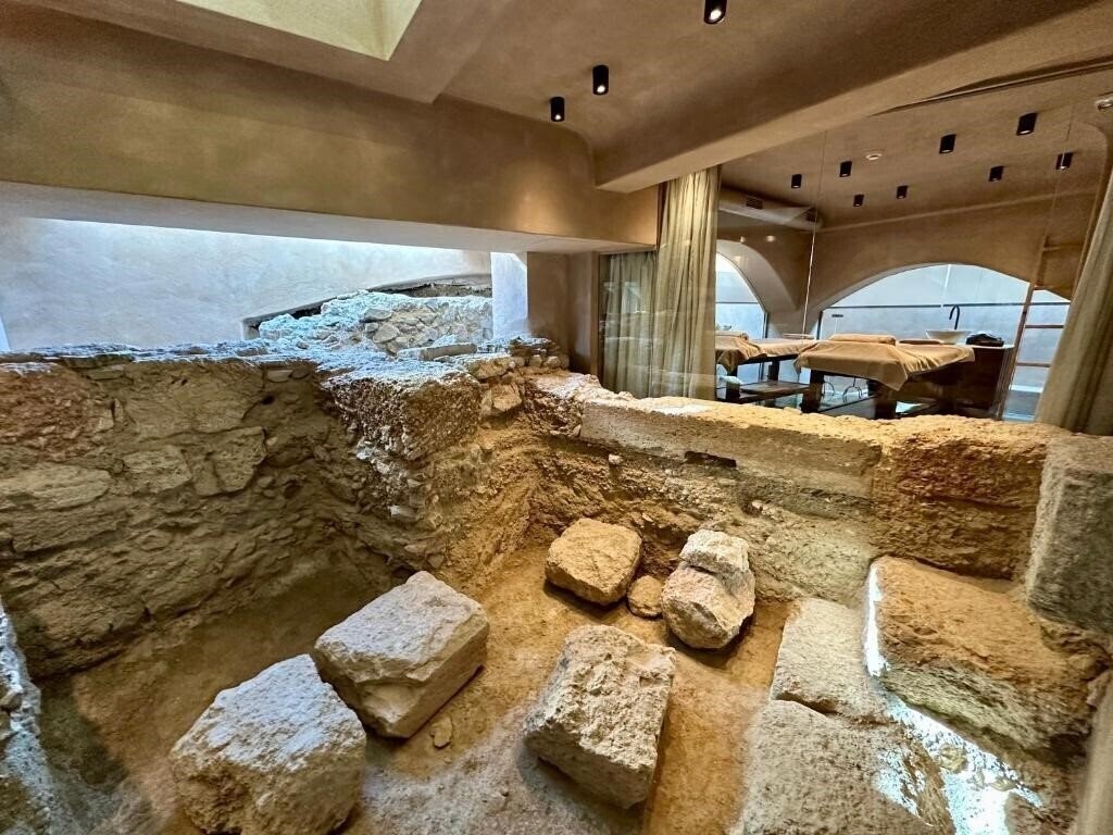 Территория Niche Hotel Athens 4*