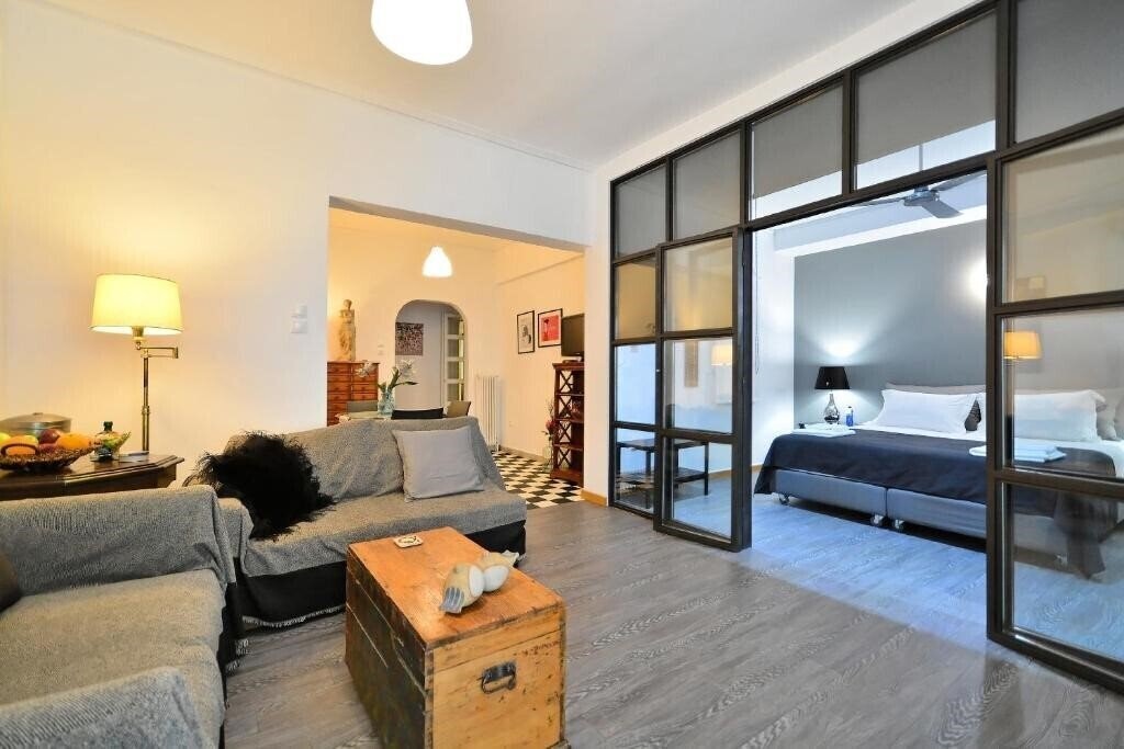 Отель Plaka Elegant Apartment 4*