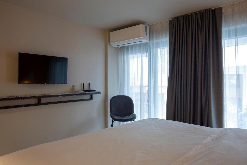 Територія The Frogs Guesthouse 4*