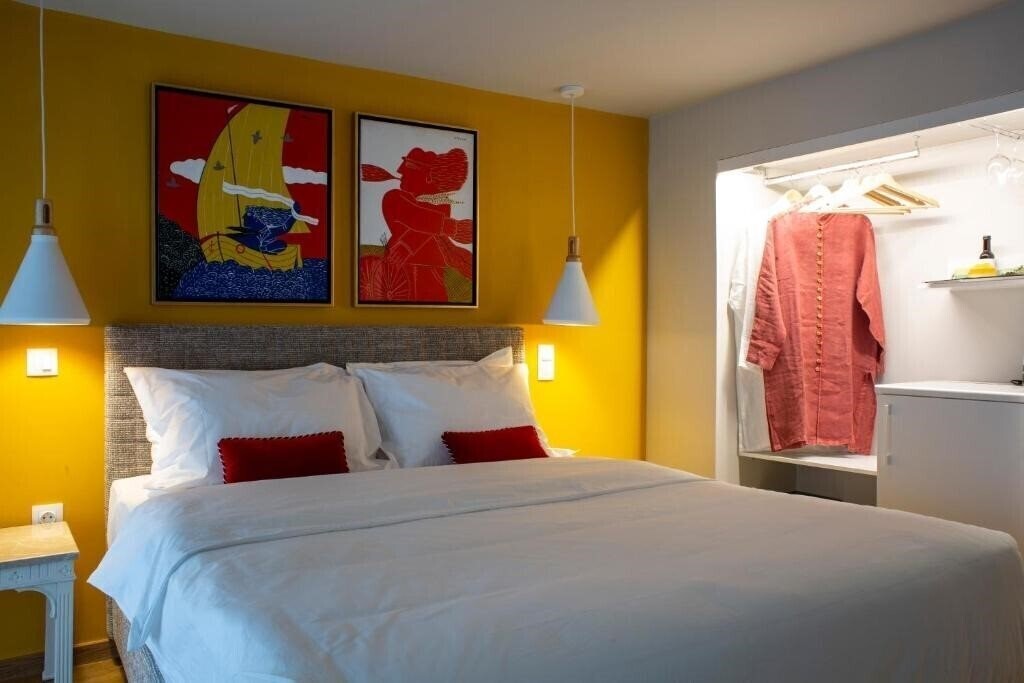 Панорама The Frogs Guesthouse 4*