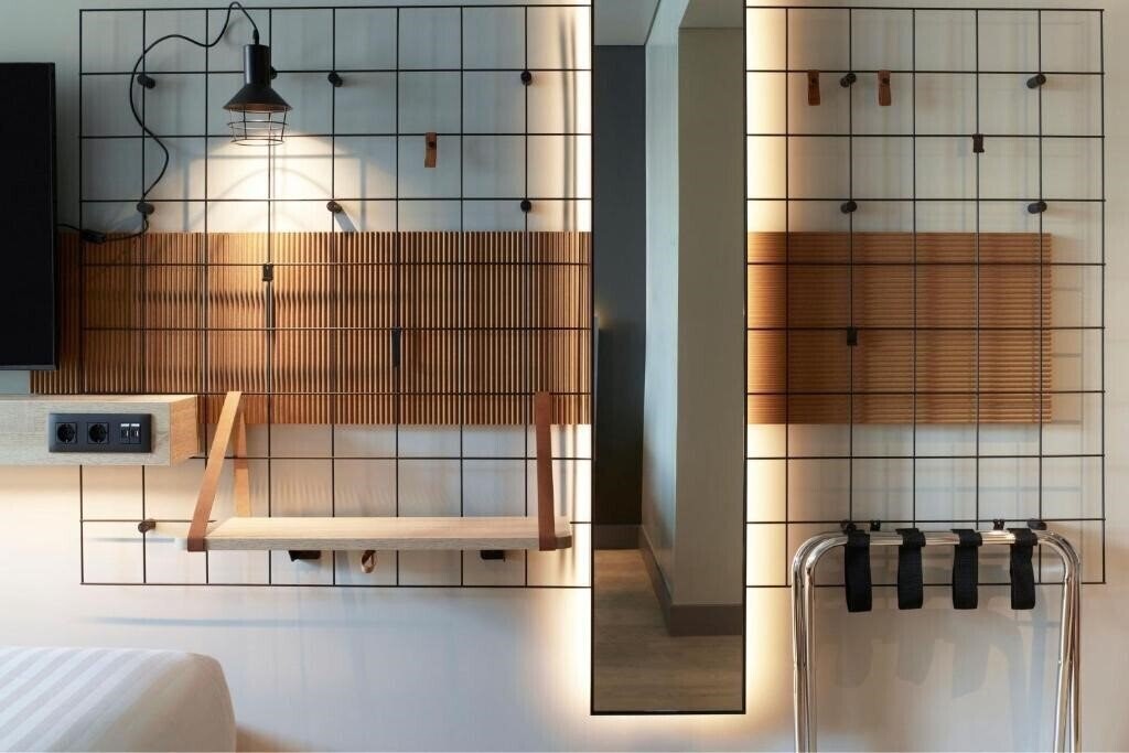 Территория Moxy Athens City 4*