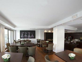 Панорама Plaka 3*