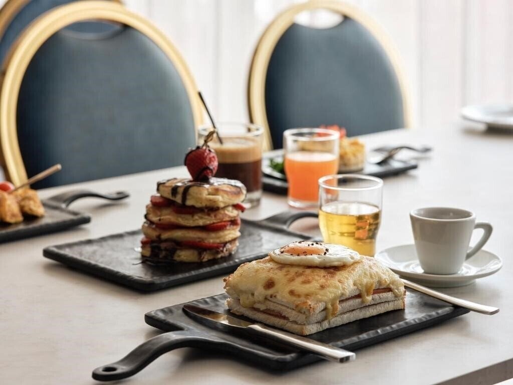 Панорама Candia Hotel 4*