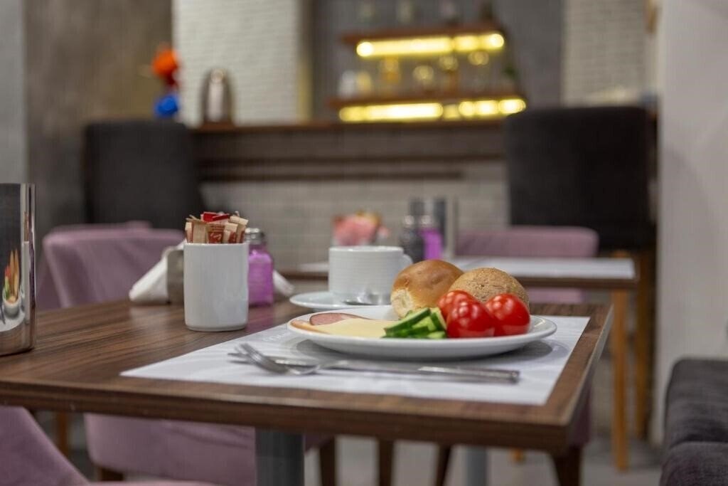 Апартаменти Pan Hotel 3*