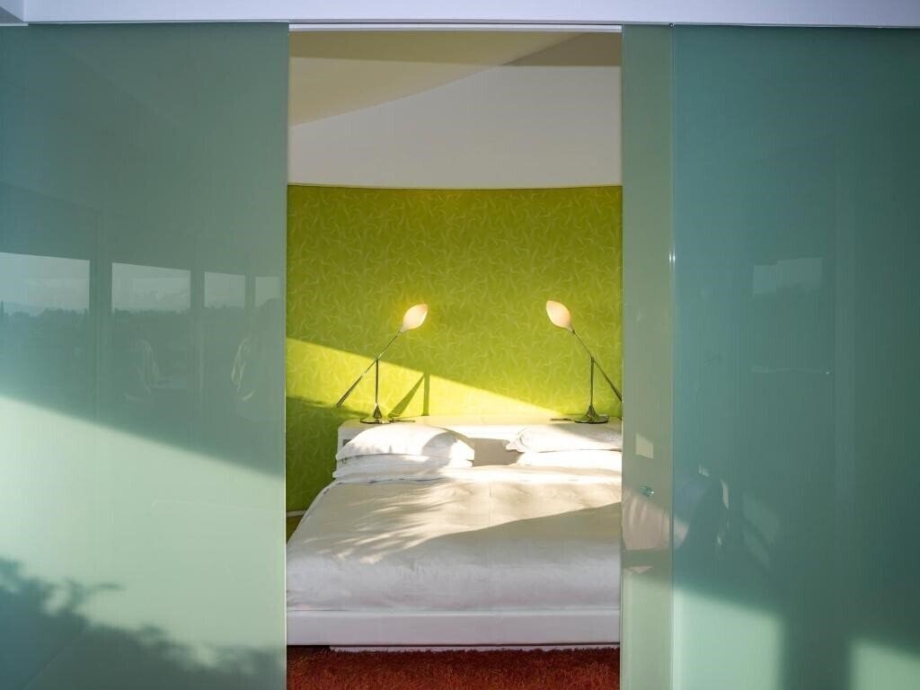 Апартаменти Semiramis Hotel 5*