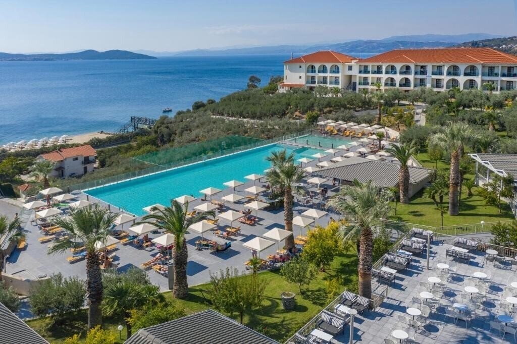 Отель Akrathos Beach Hotel 4*