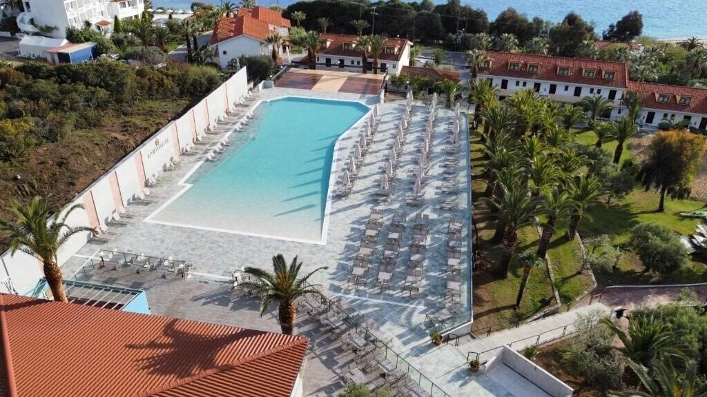 Отель Aristoteles Holiday Resort & SPA Ouranoupolis 4*