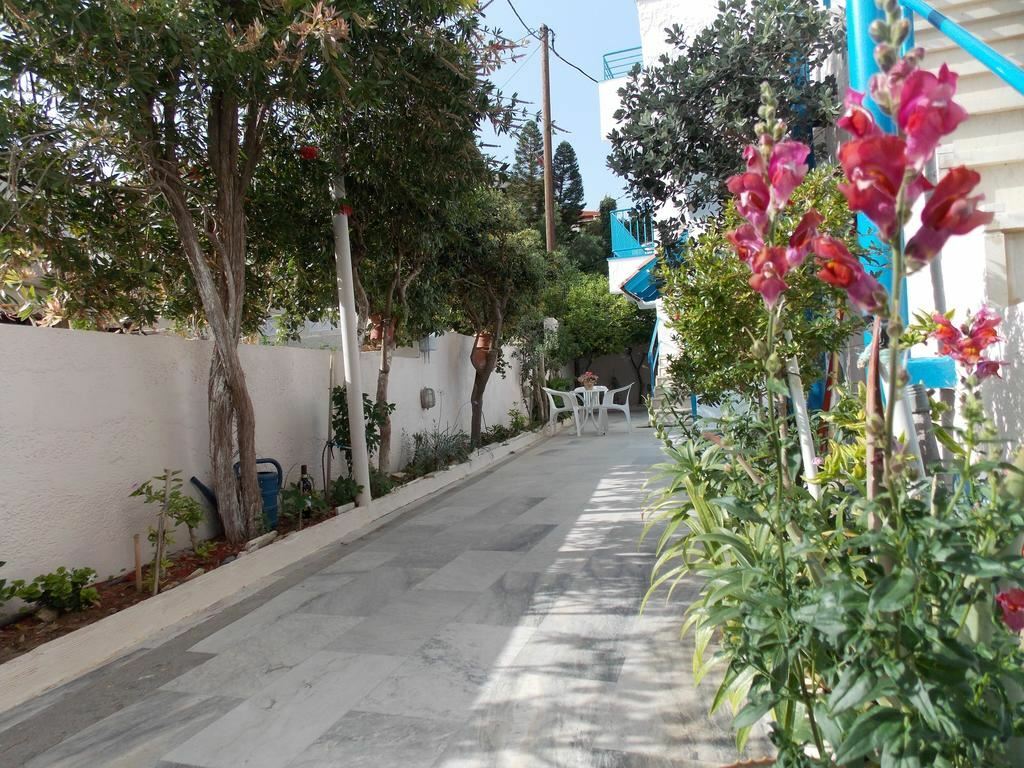 Територія Michele Marie Apartment Hotel апартаменты