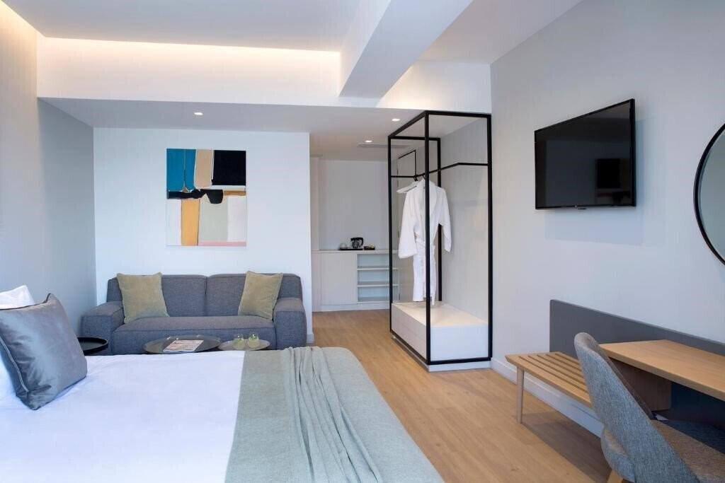 Територія The Alex Monte Kastella 4*