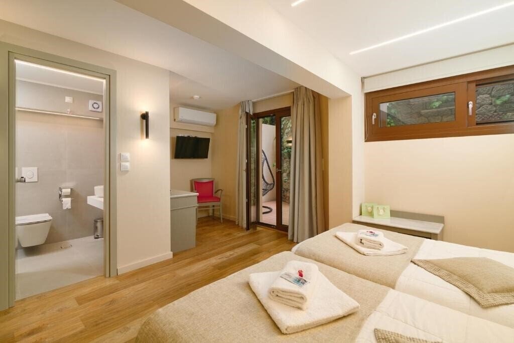 Отель Fedriades Hotel 3*