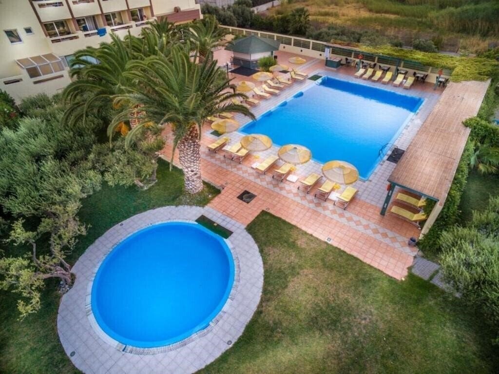 Территория CHC Tylissos Beach 4*