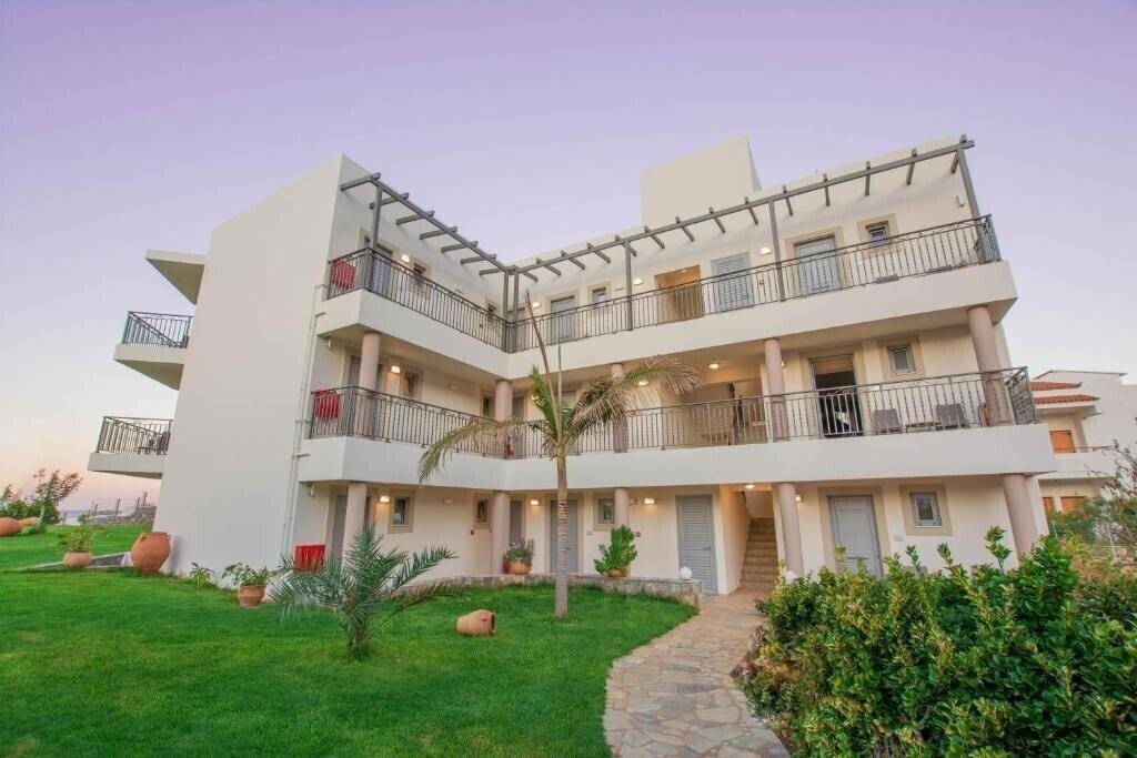 Апартаменты Ariadne Beach 4*