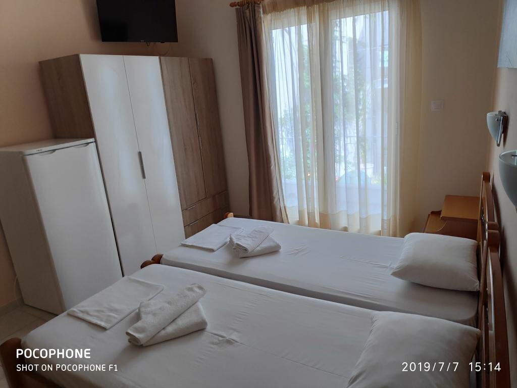 Вид Australia Hotel 2*