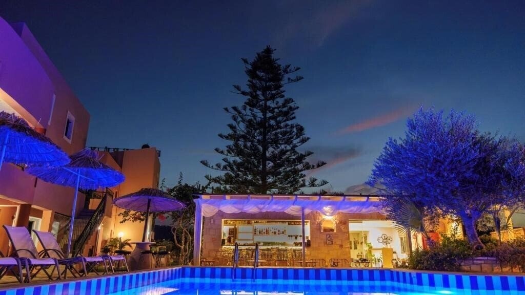 Апартаменти Kri-Kri Village Holiday Apartments 3*